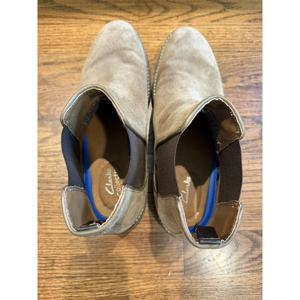 Clarks Collection Jaxen Chelsea Boots Mens 10.5 Taupe Suede Pull On Ankle Boot